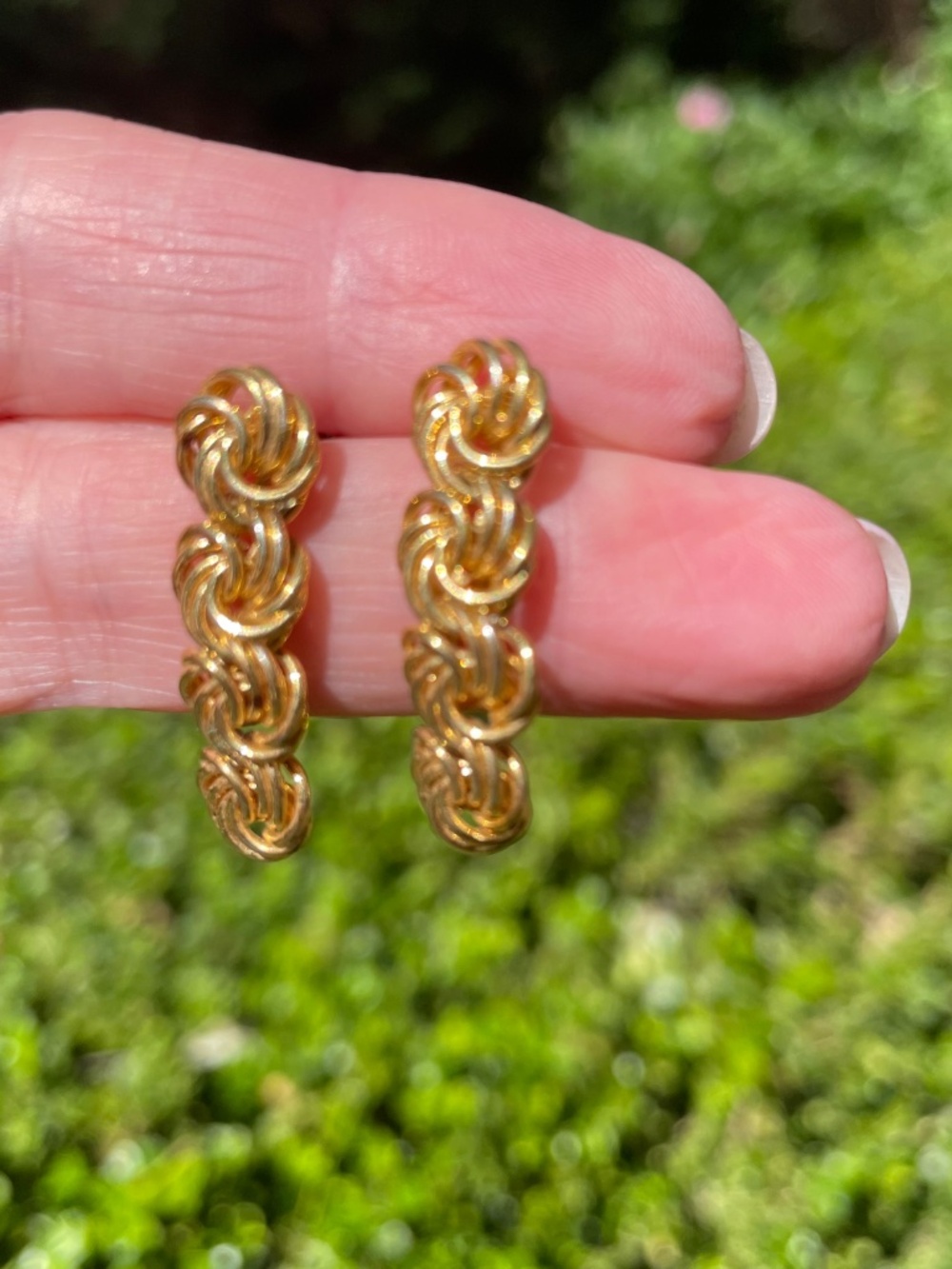Vintage 80s Rosette-Knot Dangle Drop Earrings in Gold Plate - Picture 3 of 3